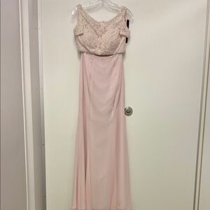 Elegant Pink Lace Evening Gown